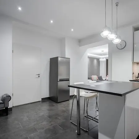 Bpr Calypso With A/c Budapest