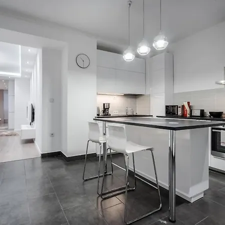 Bpr Calypso With A/c Apartament *