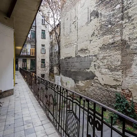 Bpr Calypso With A/c * Budapest