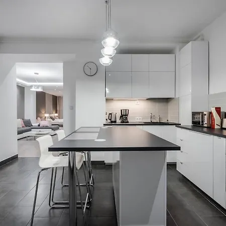 Bpr Calypso With A/c 布达佩斯